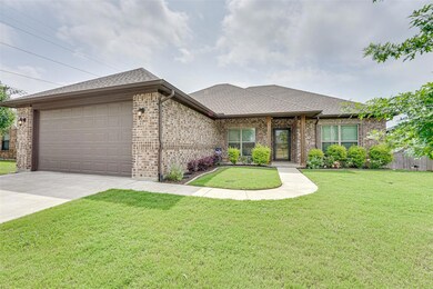 403 Casa Linda St, Ennis, TX 75119 - photo 3
