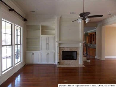 Livingroom with fireplace