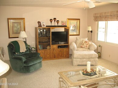 5552 Rafter Circle Living Room