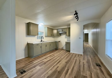 305 W Bryant St, Elm Mott, TX 76640 - photo 5