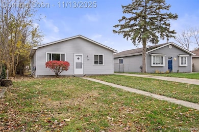 26138 Lamour St, Harrison Township, MI 48045 - photo 2