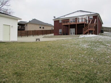 148 Halcomb Ct, Mount Washington, KY 40047 - photo 4