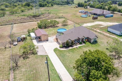 675 Dill Rd, Weatherford, TX 76085 - photo 4