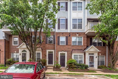 1718 Kingsgate Ct, Alexandria, VA 22302 - photo 6