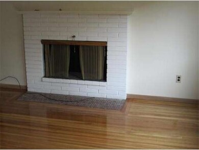 25 Mcadams Rd, Framingham, MA 01701 - photo 4