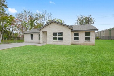 2826 Vega St, Houston, TX 77088 - photo 2