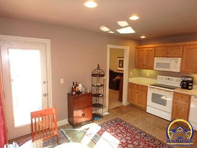 1154 SW Red Oaks Place, Topeka, KS 66615 - photo 7