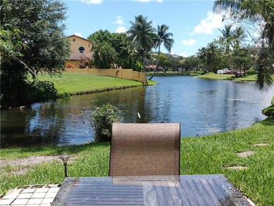 dine al fresco by the lake