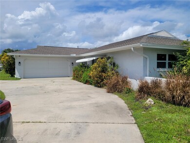 Ranch-style house featuring a garage