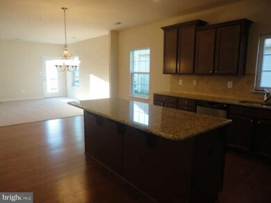 11185 Commanders Ln, White Plains, MD 20695 - photo 5