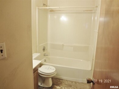 1715 N Ottawa St, Lincoln, IL 62656 - photo 6