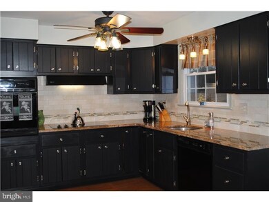 52 N Forge Manor Dr, Phoenixville, PA 19460 - photo 5