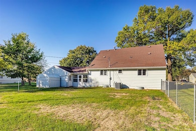 1820 W 3rd St, Perry, IA 50220 - photo 3