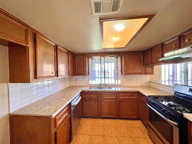 1610 Wildbrook Dr, Houston, TX 77038 - photo 4