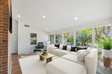 This photo has been virtually staged