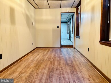 347 N 10th St, Reading, PA 19604 - photo 3