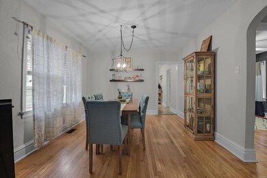 5242 Lindenwood Ave, Saint Louis, MO 63109 - photo 5