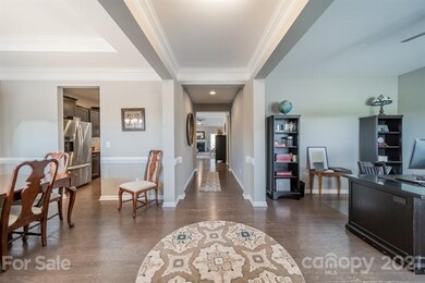 Gracious entry way to greet guests.