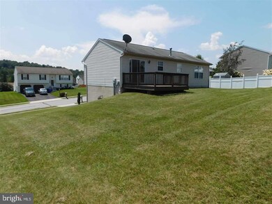 160 Asbury Ct, Mount Wolf, PA 17347 - photo 2