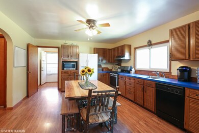 5189 Us Highway 12, Three Oaks, MI 49128 - photo 2