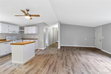 8811 226th St E unit 13, Graham, WA 98338 - photo 3