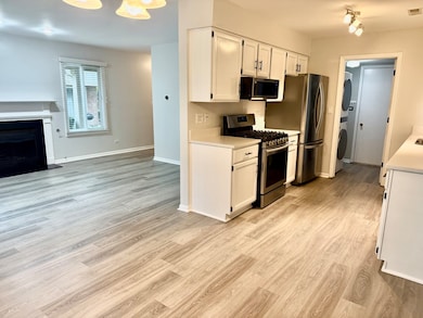 5513 Barclay Ct unit 36, Clarendon Hills, IL 60514 - photo 4