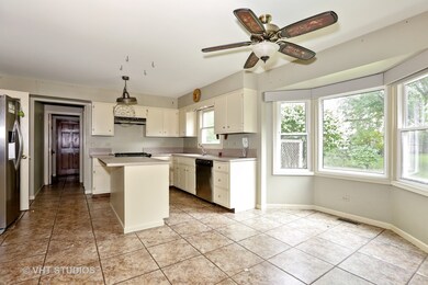 1820 Princeton Cir, Naperville, IL 60565 - photo 4