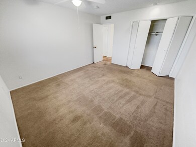 13617 N Newcastle Dr, Sun City, AZ 85351 - photo 4