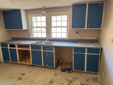 104 3rd St SE, Pulaski, VA 24301 - photo 5