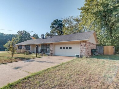 719 Georgia Oak St, Nacogdoches, TX 75964 - photo 2