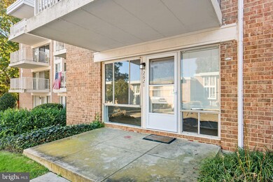2621 Redcoat Dr unit 222, Alexandria, VA 22303 - photo 3