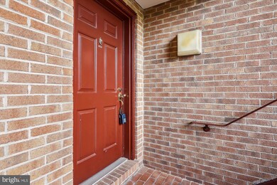 5717 Brewer House Cir unit 201, Rockville, MD 20852 - photo 3