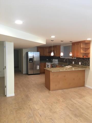 unlisted-address, Chicago, IL 60659 - photo 2