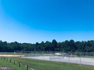 36945 W Lakeland Dr, Mechanicsville, MD 20659 - photo 2