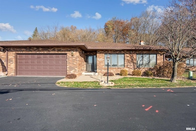 5311 38th Ave unit 10, Moline, IL 61265 - photo 3