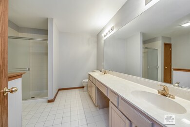 Luxury Master Bathroom w/ his / her sinks, separat