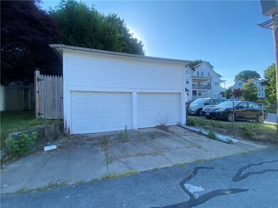 33 W Warwick Ave, West Warwick, RI 02893 - photo 4