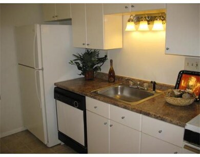 14 Thompson Dr unit 3, Randolph, MA 02368 - photo 4