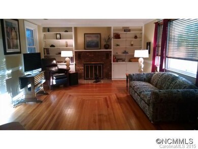 Living Room... Great Floors!