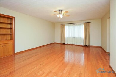 305 Warrington Ave, Findlay, OH 45840 - photo 4