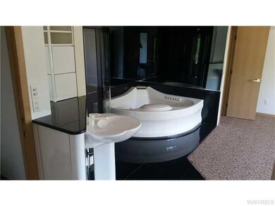 Master Bath/Spa.