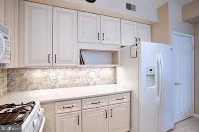 7021 Haycock Rd unit M, Falls Church, VA 22043 - photo 7