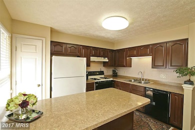 727 Pine Drift Dr, Odenton, MD 21113 - photo 5