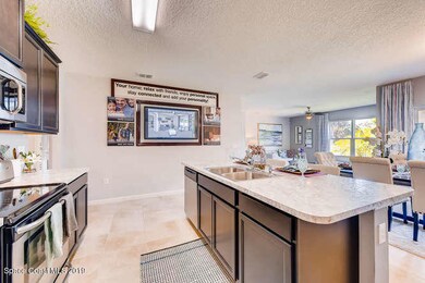 Cali-small-006-2-Kitchen-666x445-72dpi