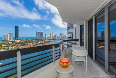 Direct Ocean and intracoastal views from the balco