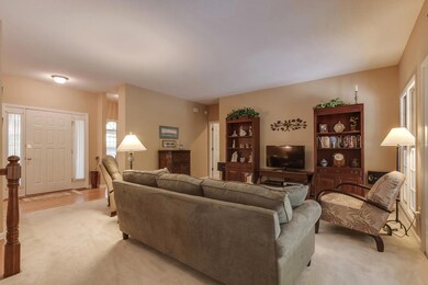 03_QuapawCircle_127_Living02