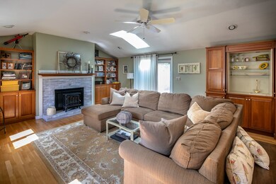 2 Brook Dr, Fairhaven, MA 02719 - photo 4