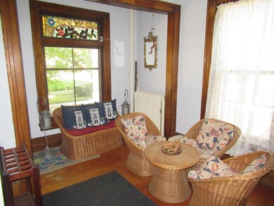 27 Salem St unit 2, Springfield, MA 01105 - photo 4