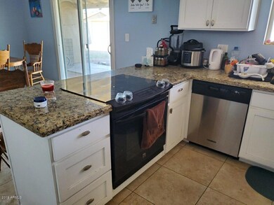 OPEN KITCHEN