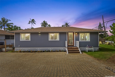 Just a 30 second walk to the beach is island living at its finest